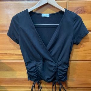 Cropped scrunched top.